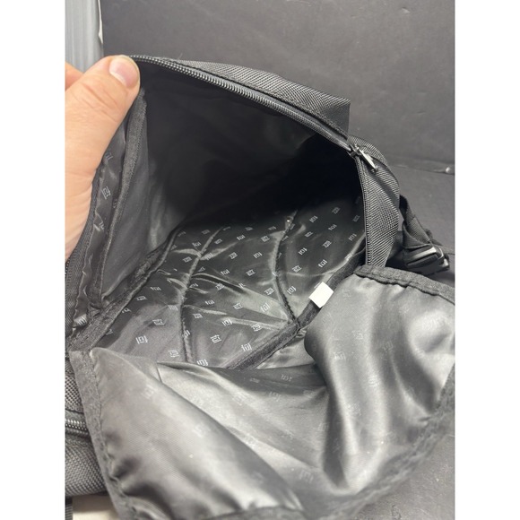 FUL One Shoulder Sling Backpack/Bag with adjustable strap in Black - Picture 5 of 8